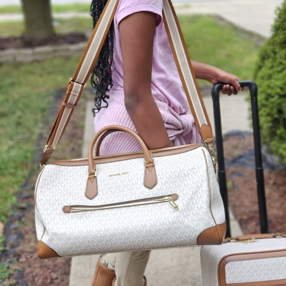 Michael Kors Luggage Set - Picture 10 of 12